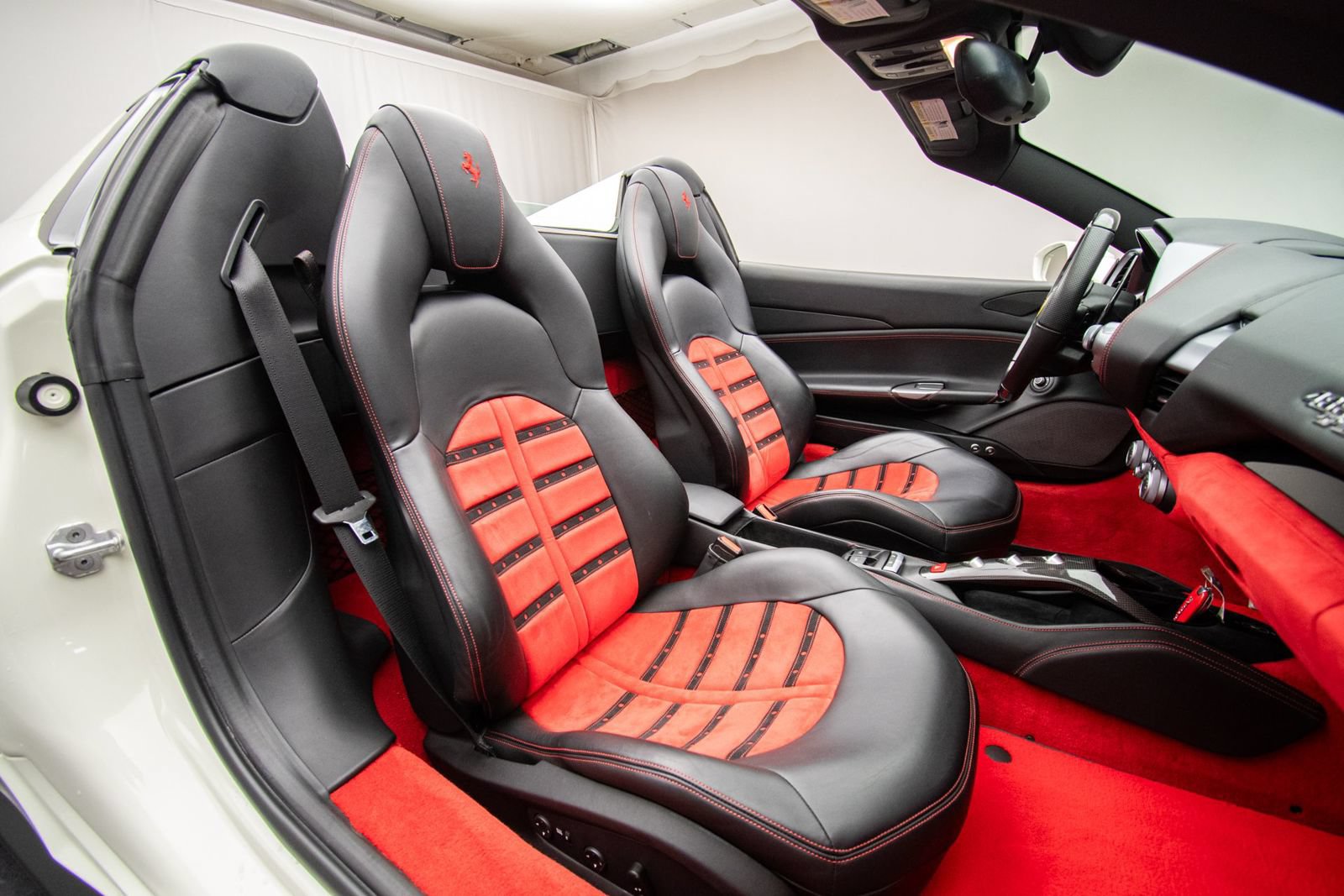 Used 2018 Ferrari 488 Spider RWD image 21