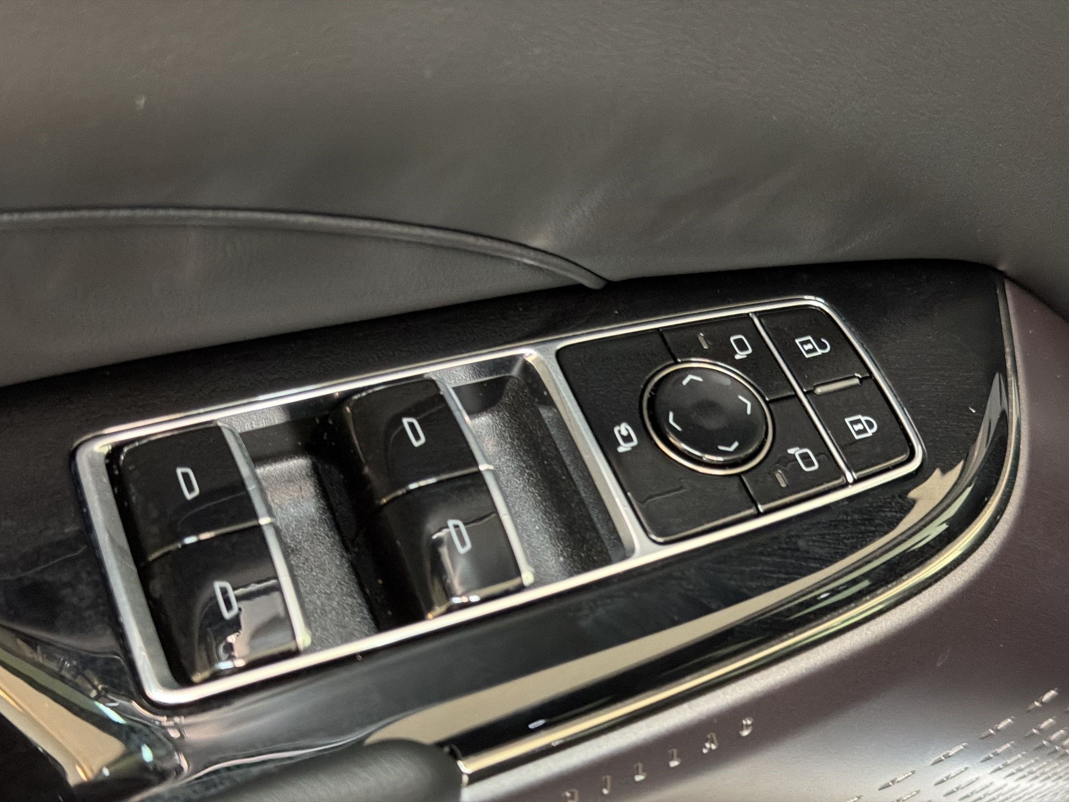 New 2026 Cadillac Lyriq Sport AWD/4WD image 17