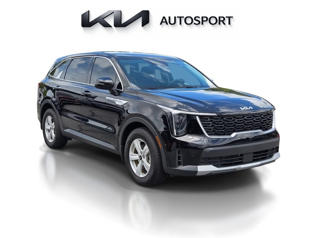 Certified 2025 Kia Sorento LX FWD image 3