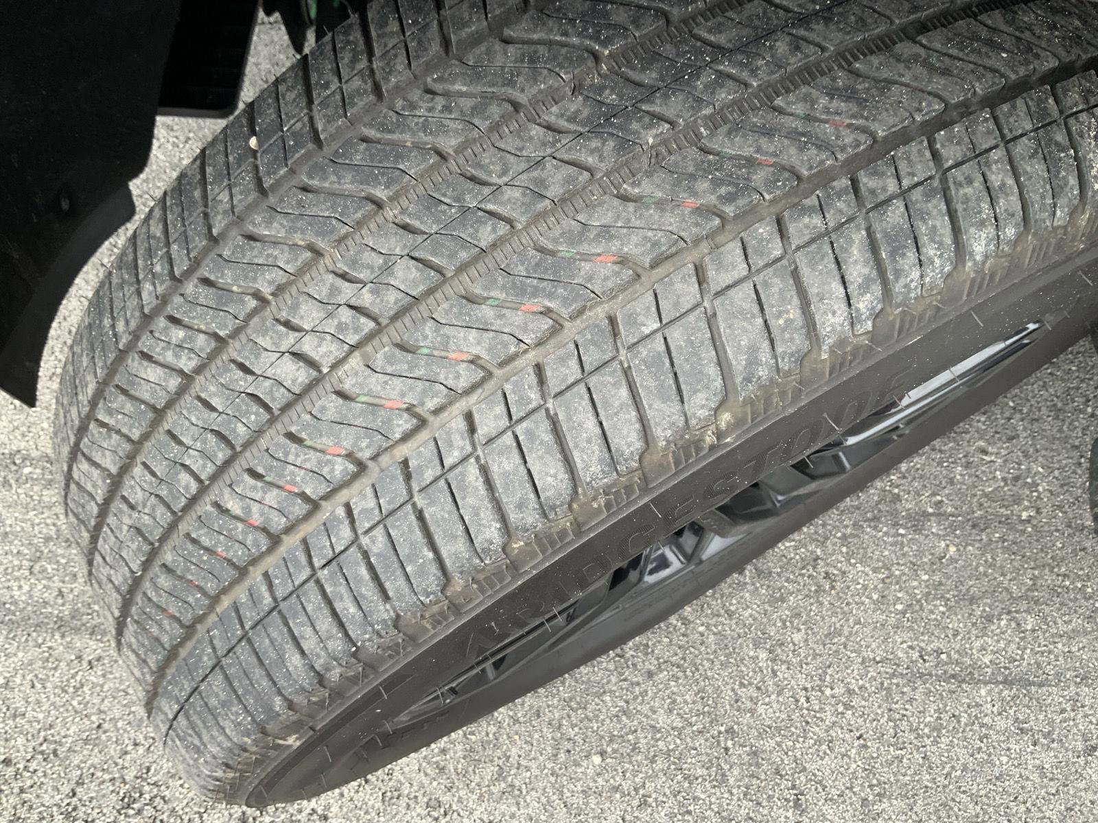 Used 2025 GMC Yukon Elevation w/ Elevation Premium Package image 24