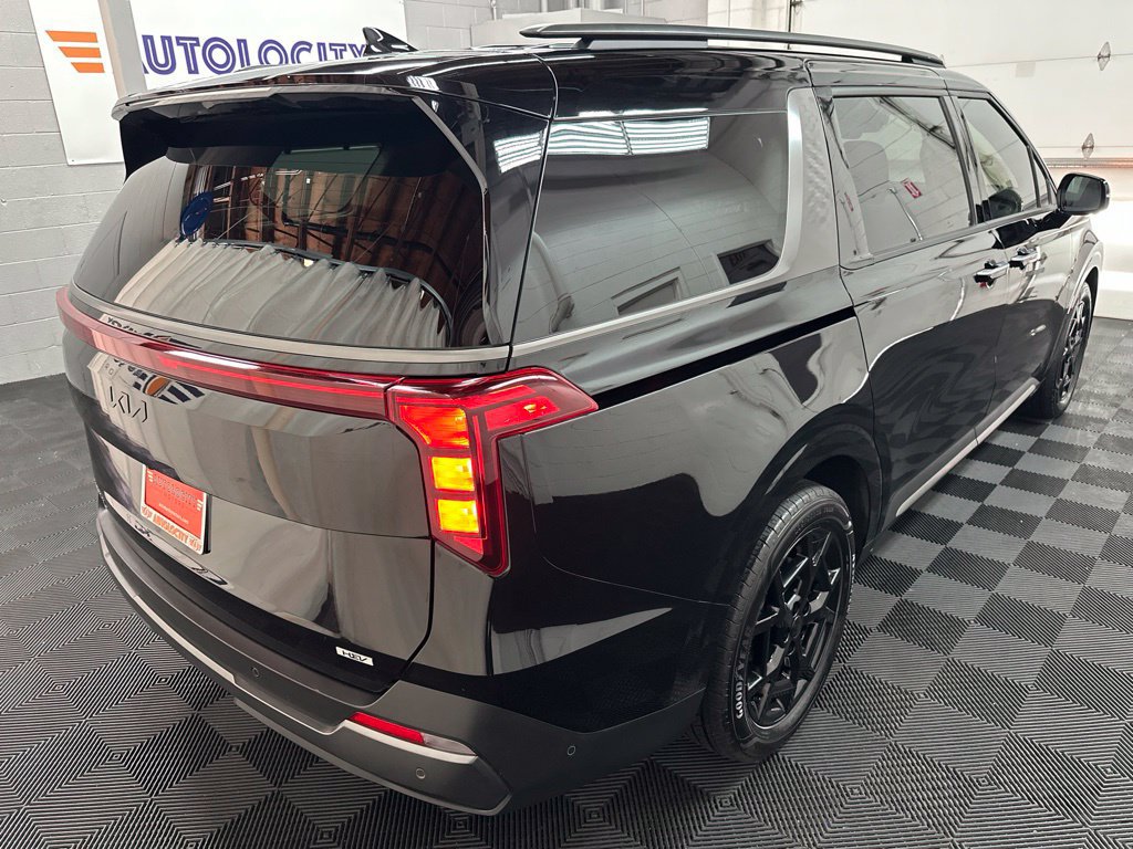 Used 2026 Kia Carnival SX w/ SX Dark Edition Package FWD image 9