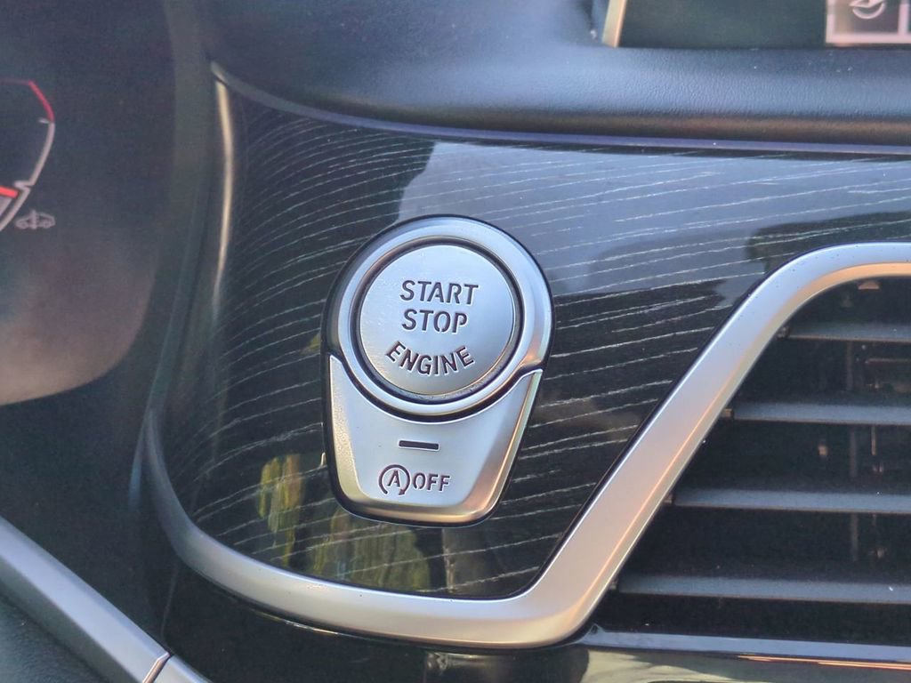 Used 2022 BMW 750i xDrive w/ Executive Package image 30