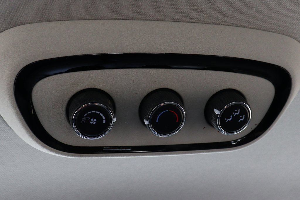 Used 2021 Dodge Durango SXT image 38