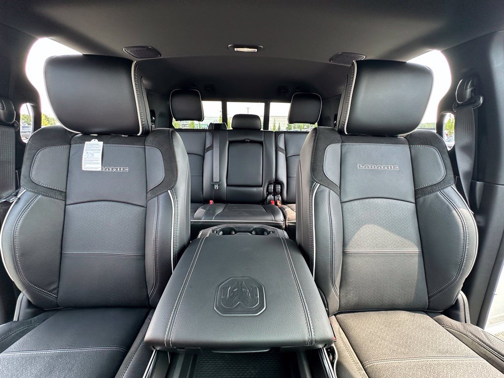 New 2026 RAM 3500 Laramie AWD/4WD image 37
