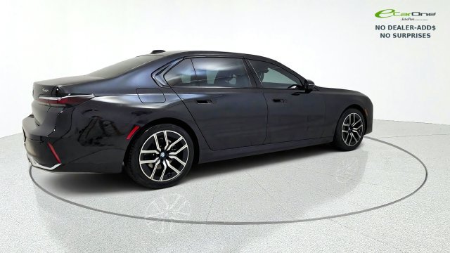 Used 2026 BMW 740i xDrive AWD/4WD image 9