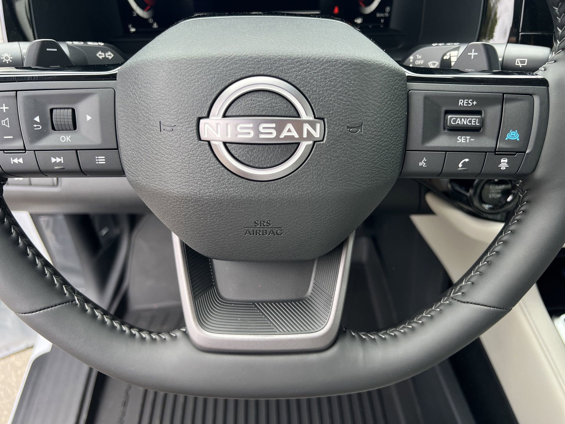 New 2026 Nissan Pathfinder SL image 9