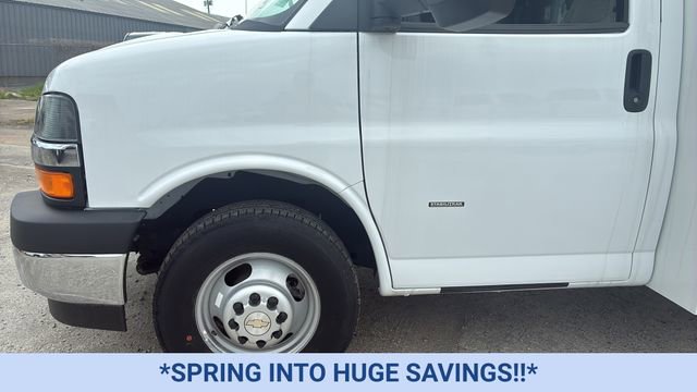 New 2024 Chevrolet Express 3500 w/ Power Convenience Package image 22