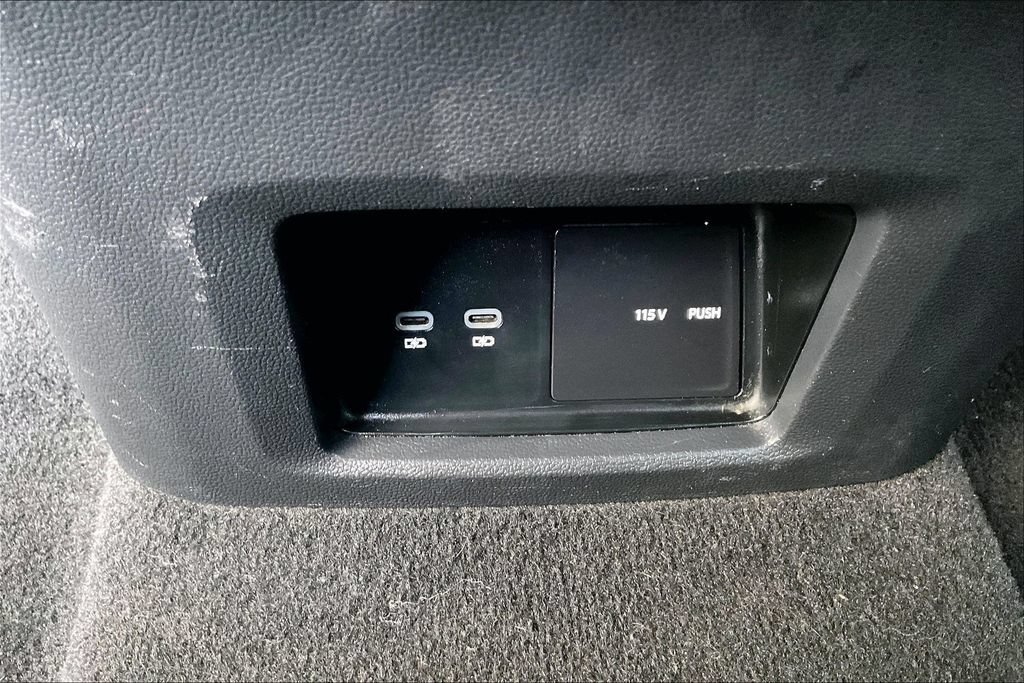 Used 2025 Volkswagen Atlas SE FWD image 31