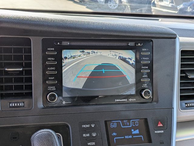 Used 2020 Toyota Sienna LE w/ Carpet Mat Package FWD image 23