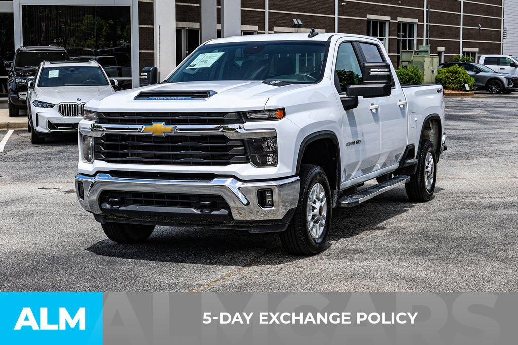 Used 2025 Chevrolet Silverado 2500 LT w/ Convenience Package AWD/4WD image 3
