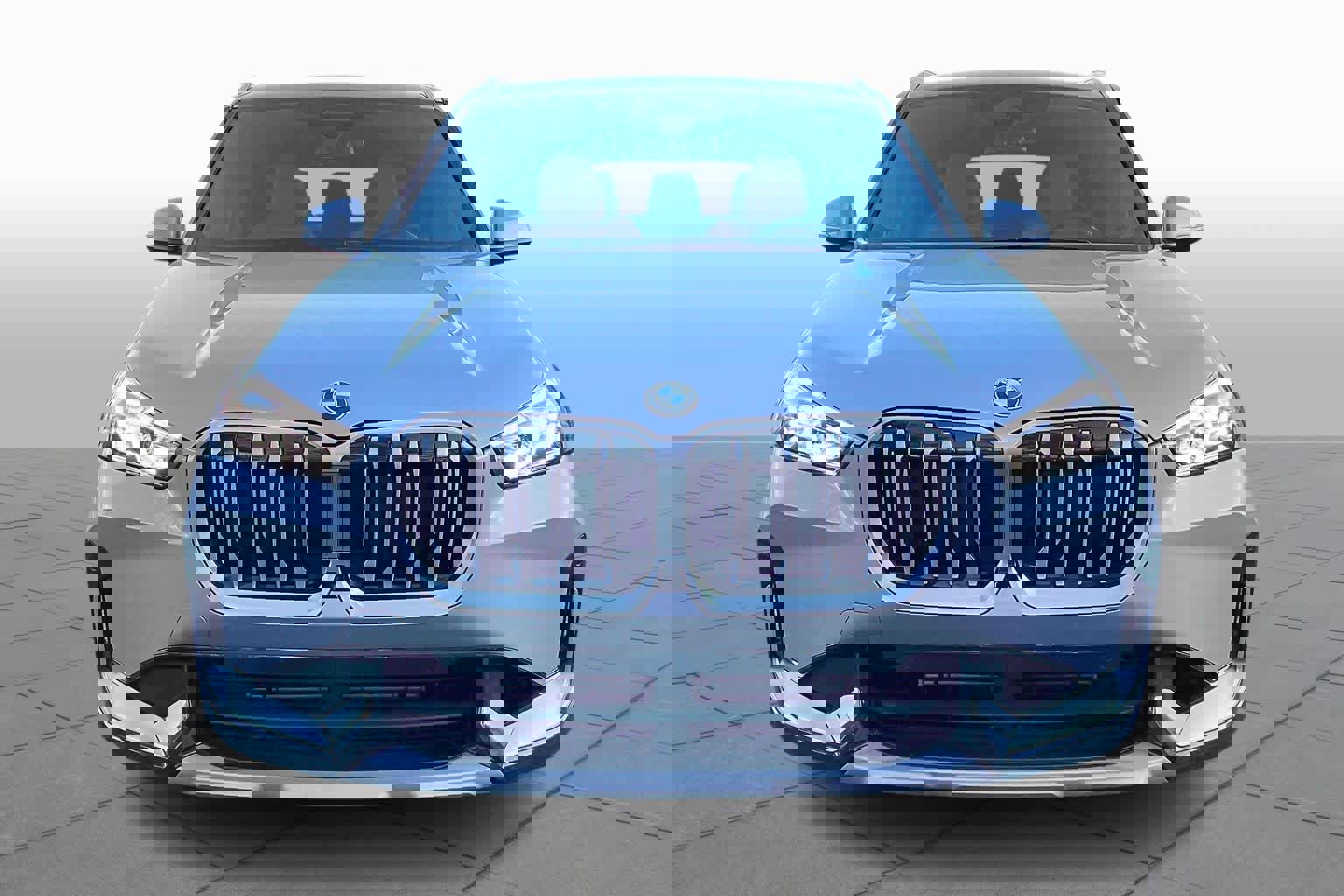 Certified 2025 BMW X1 xDrive28i w/ Technology Package image 3