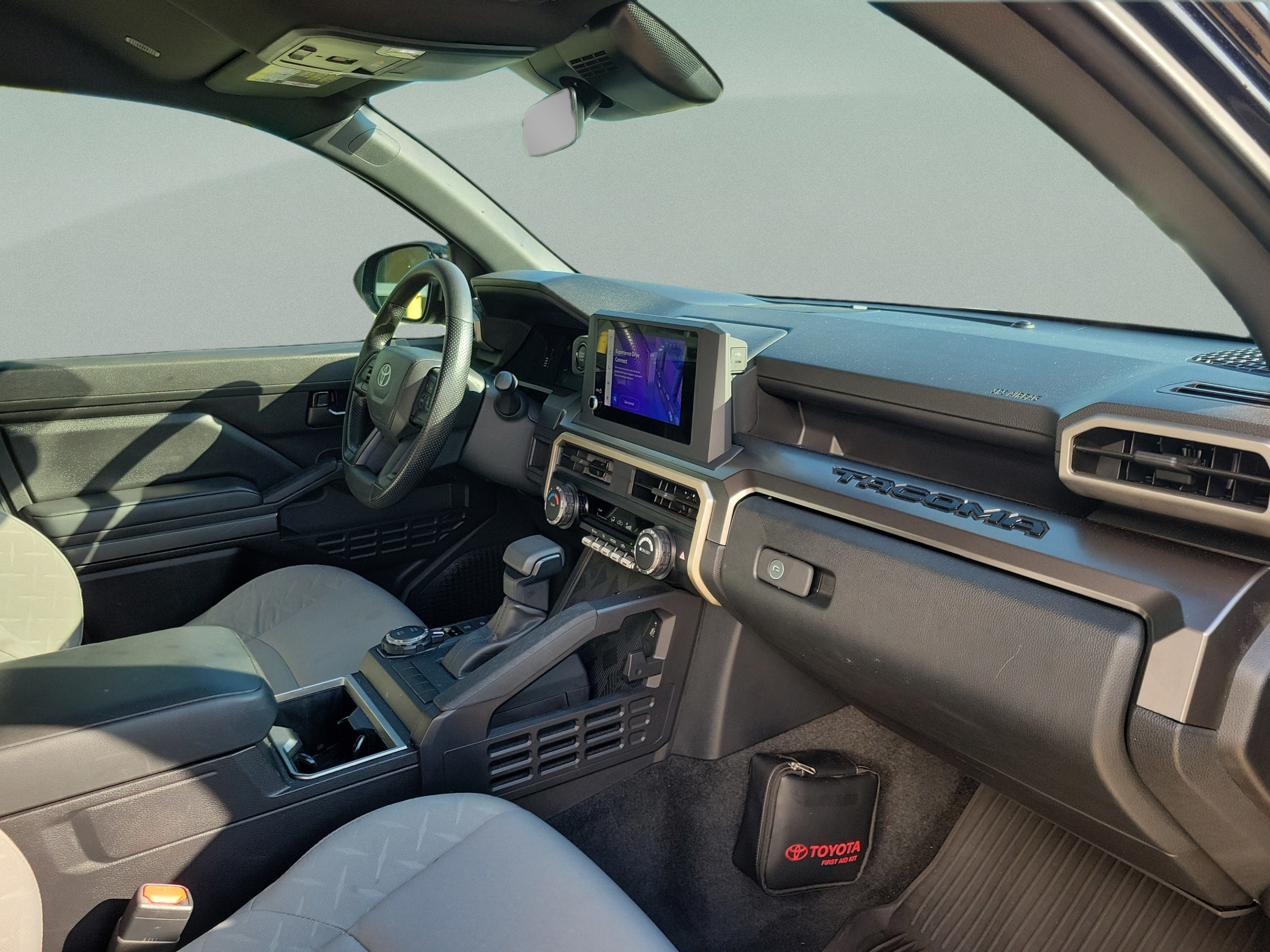 Certified 2025 Toyota Tacoma SR5 AWD/4WD image 30