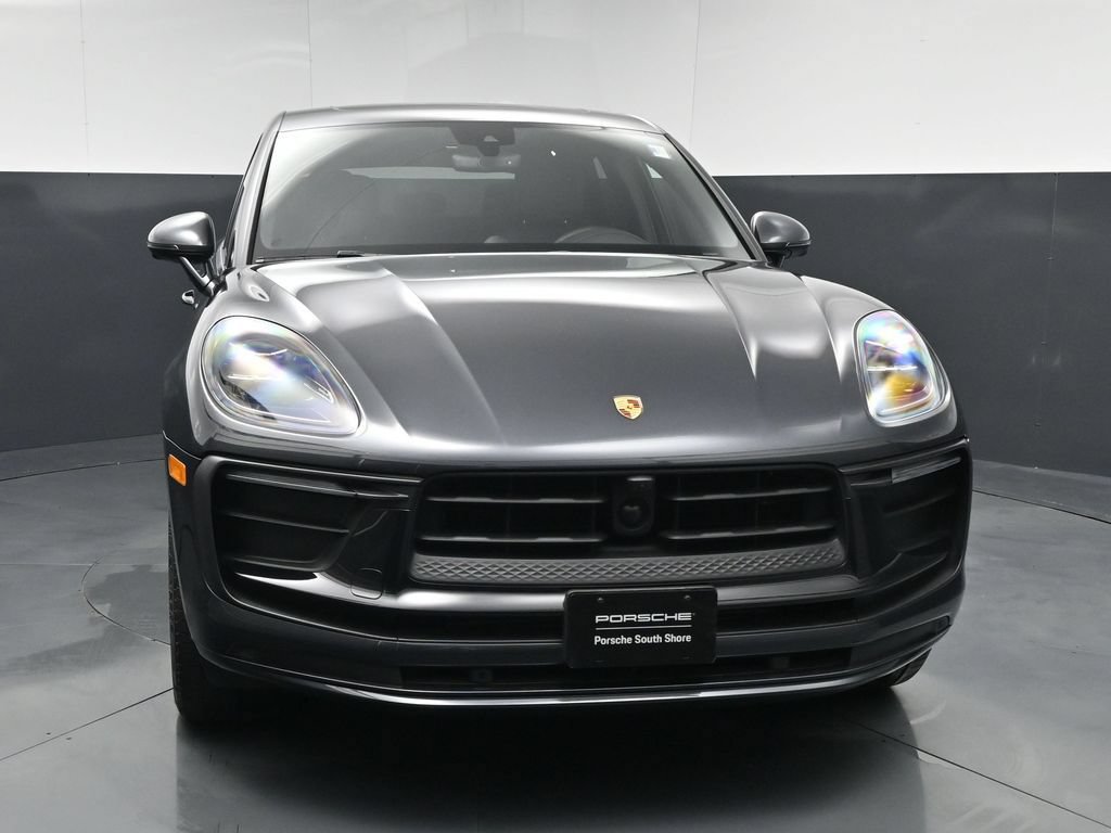 Certified 2025 Porsche Macan AWD/4WD image 15