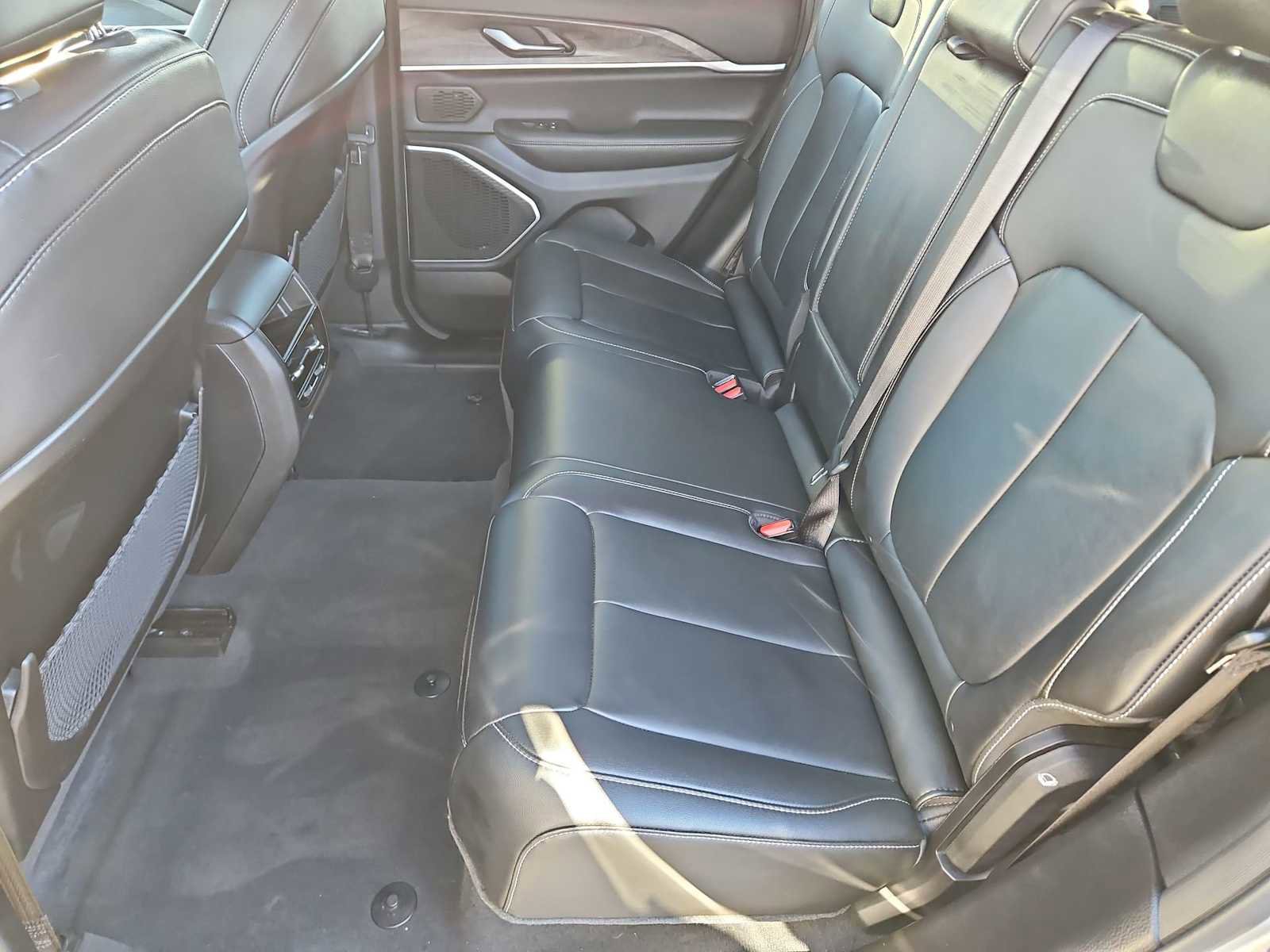 Used 2022 Jeep Grand Cherokee Limited 4xe image 21