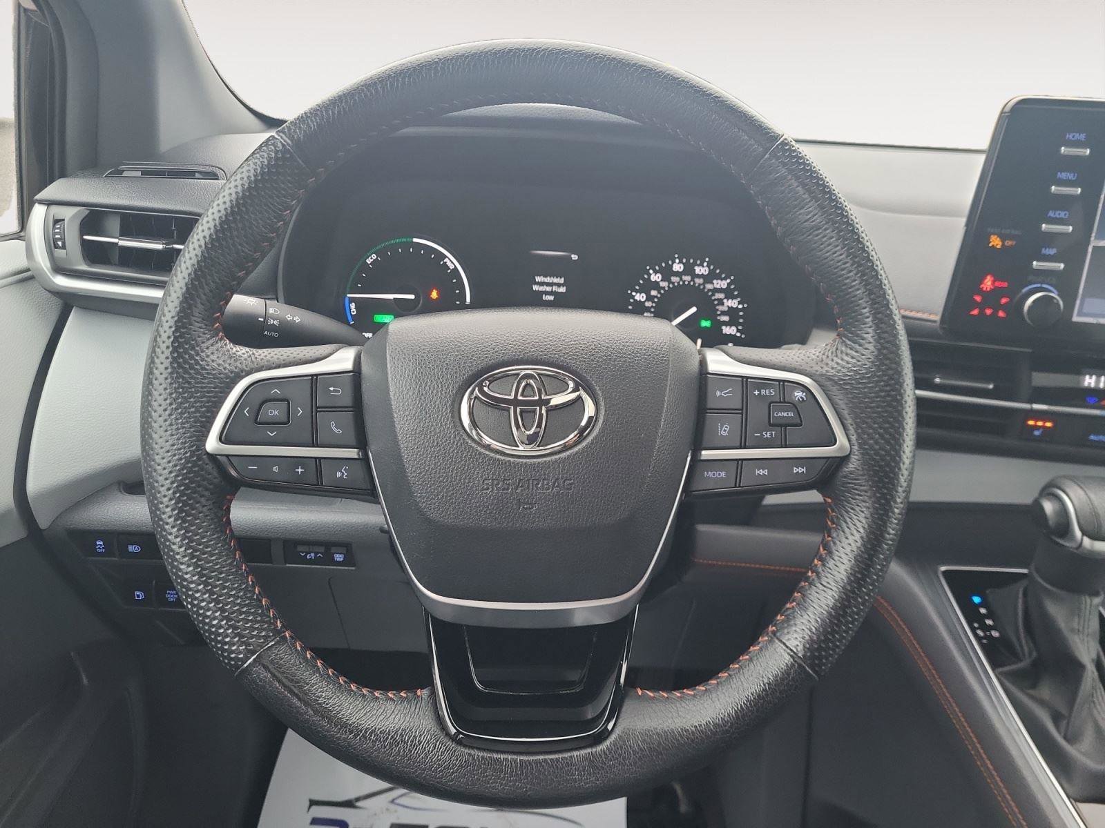 Used 2023 Toyota Sienna XLE image 16