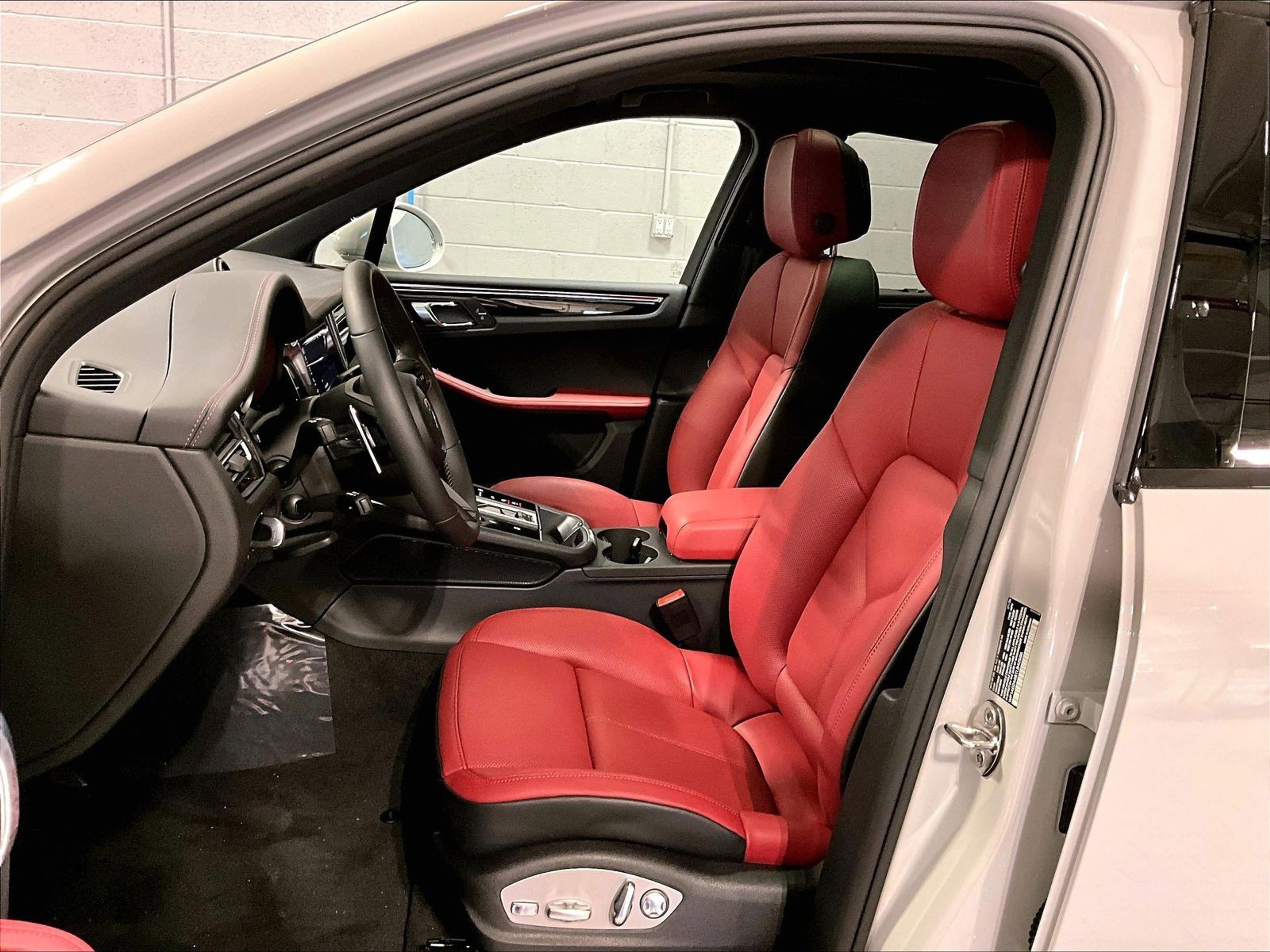 New 2026 Porsche Macan S image 5