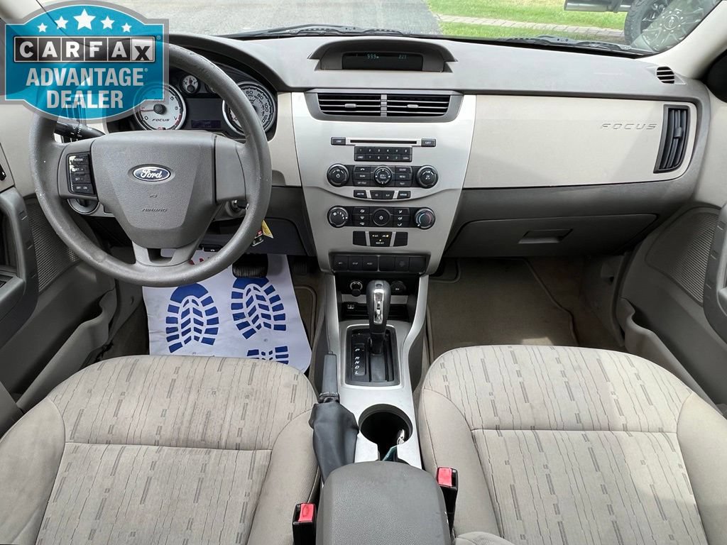 Used 2009 Ford Focus SE FWD image 2