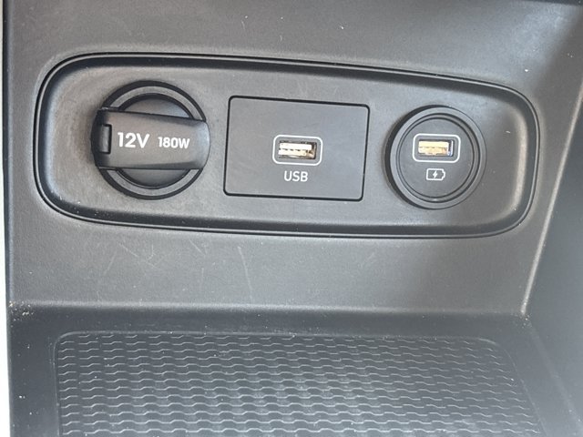Used 2021 Hyundai Venue SEL FWD image 30