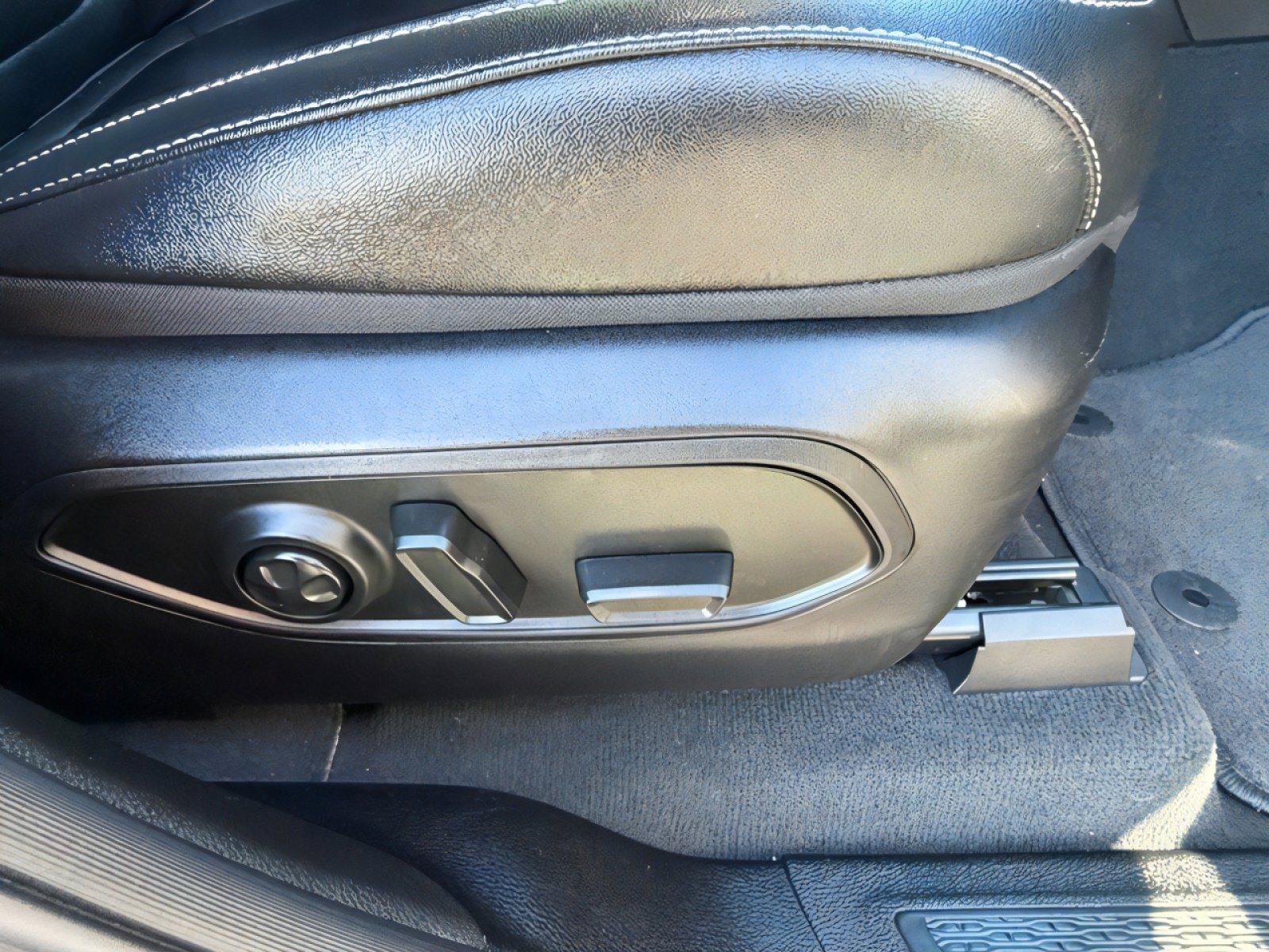 Used 2024 Jeep Grand Cherokee L Limited w/ Trailer Tow Package image 34