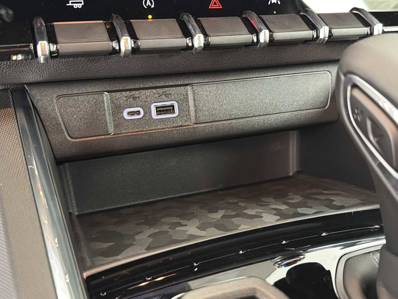 New 2026 GMC Canyon Elevation image 29