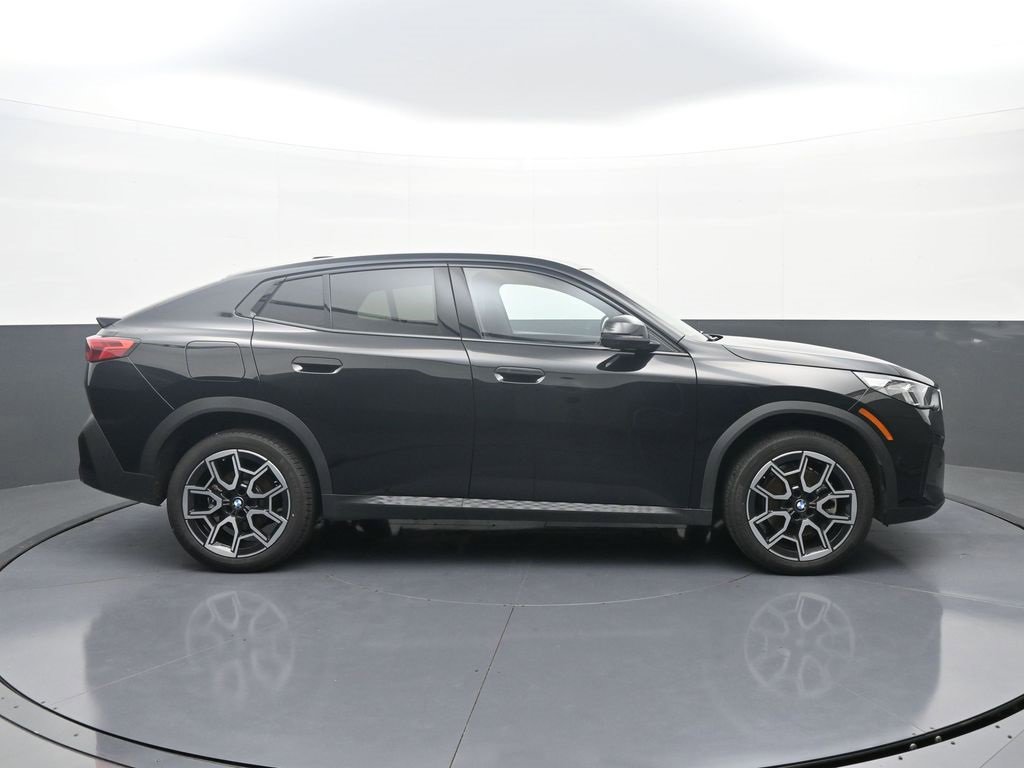 Used 2025 BMW X2 xDrive28i image 8
