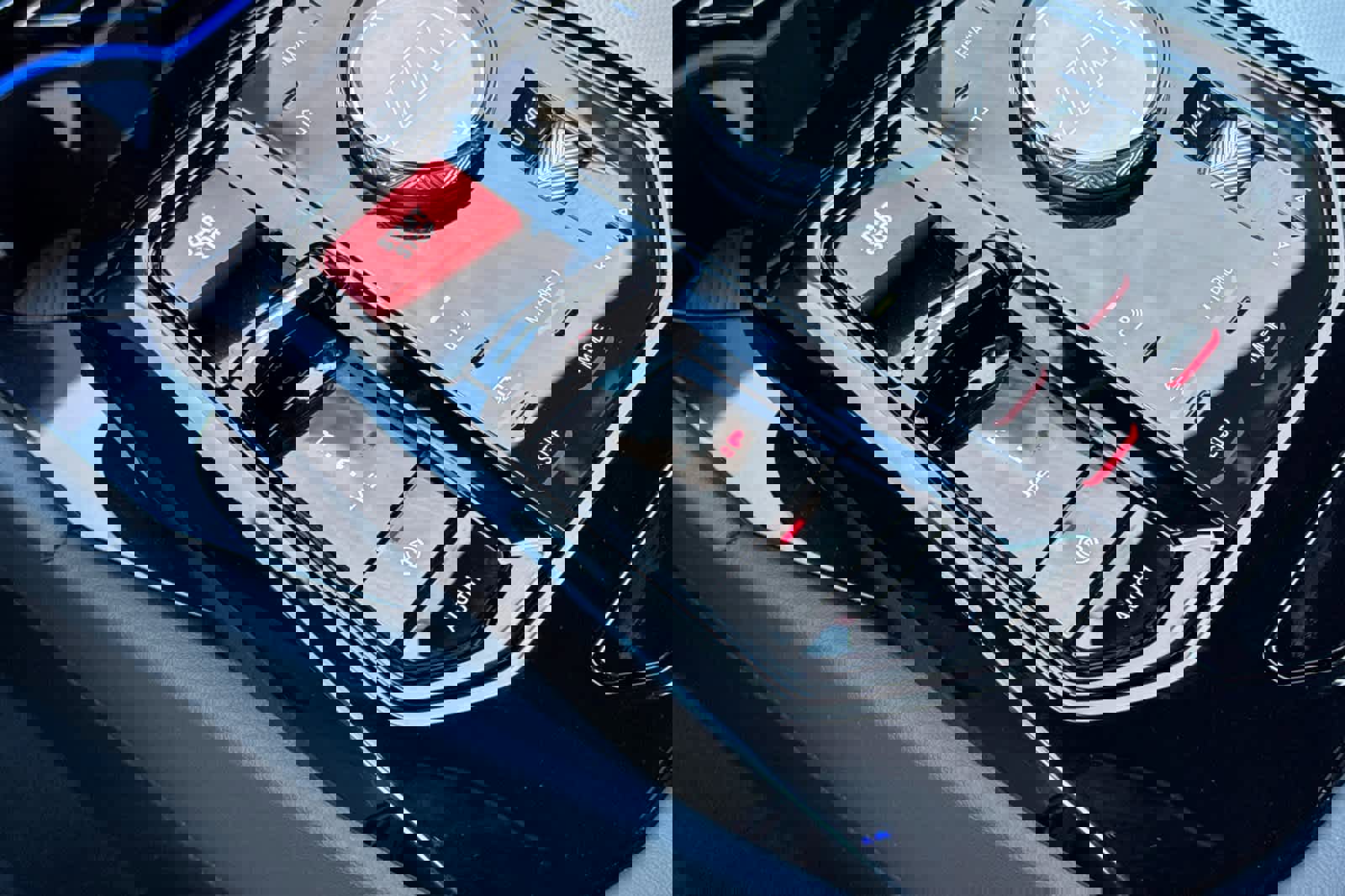 Used 2025 BMW M5 w/ Carbon Package image 24