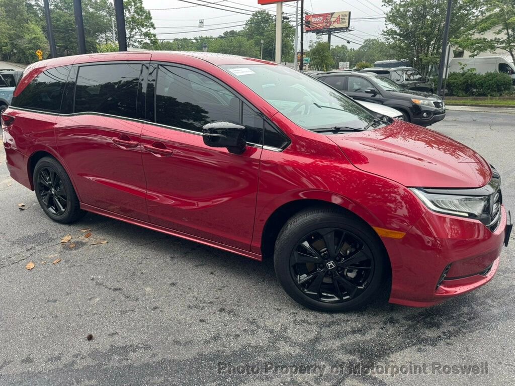 Used 2024 Honda Odyssey Sport image 2