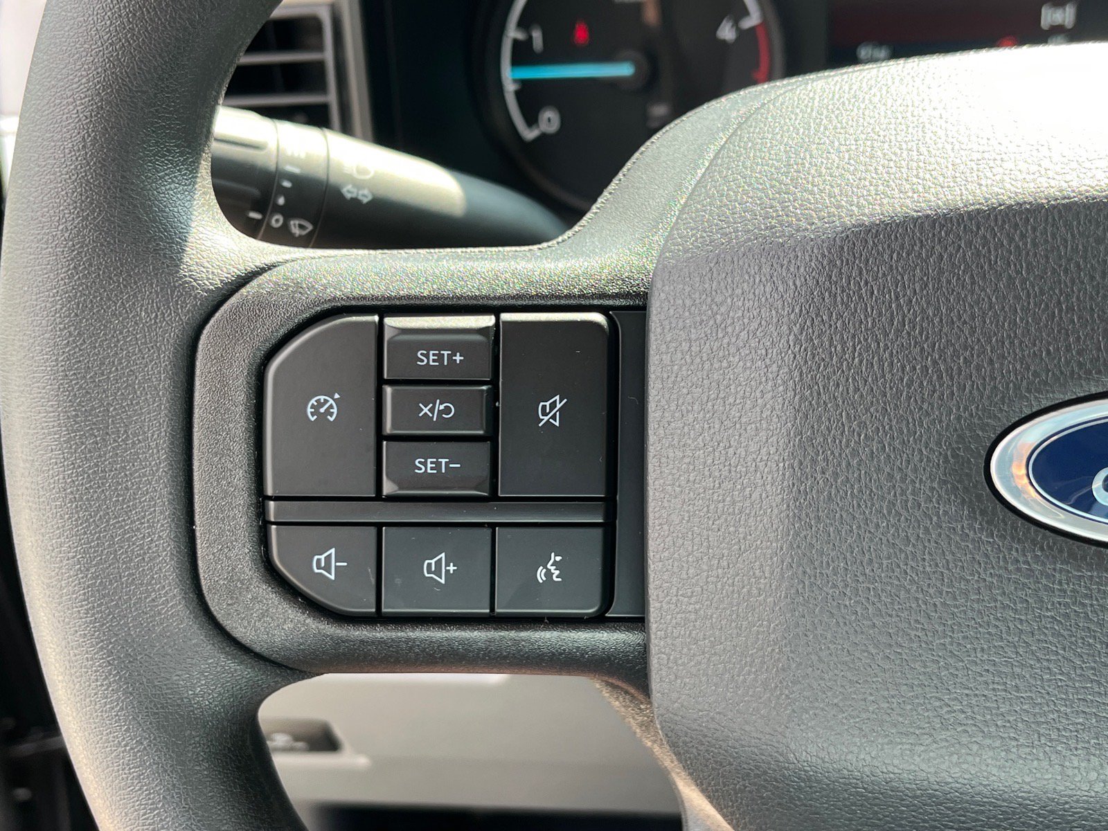 New 2026 Ford F250 XLT w/ FX4 Off-Road Package AWD/4WD image 16