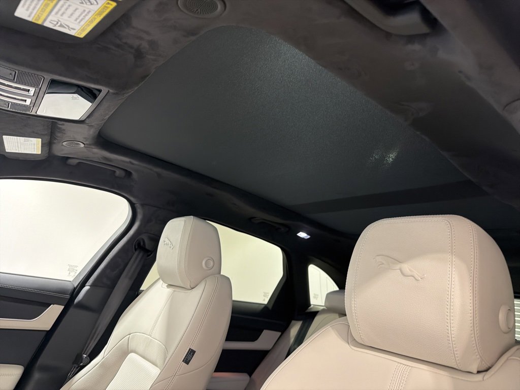 New 2026 Jaguar F-PACE R-Dynamic S image 19