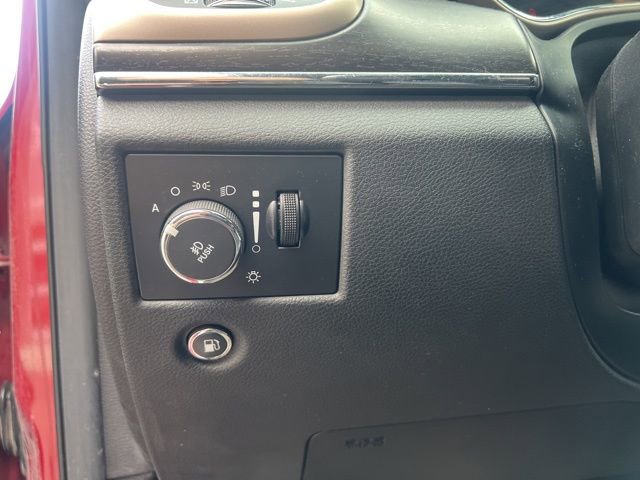 Used 2014 Jeep Grand Cherokee Limited w/ Luxury Group II image 25