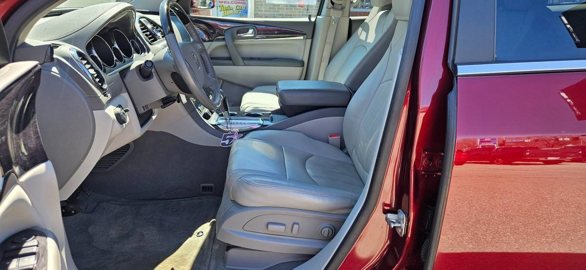 Used 2017 Buick Enclave Leather FWD image 10