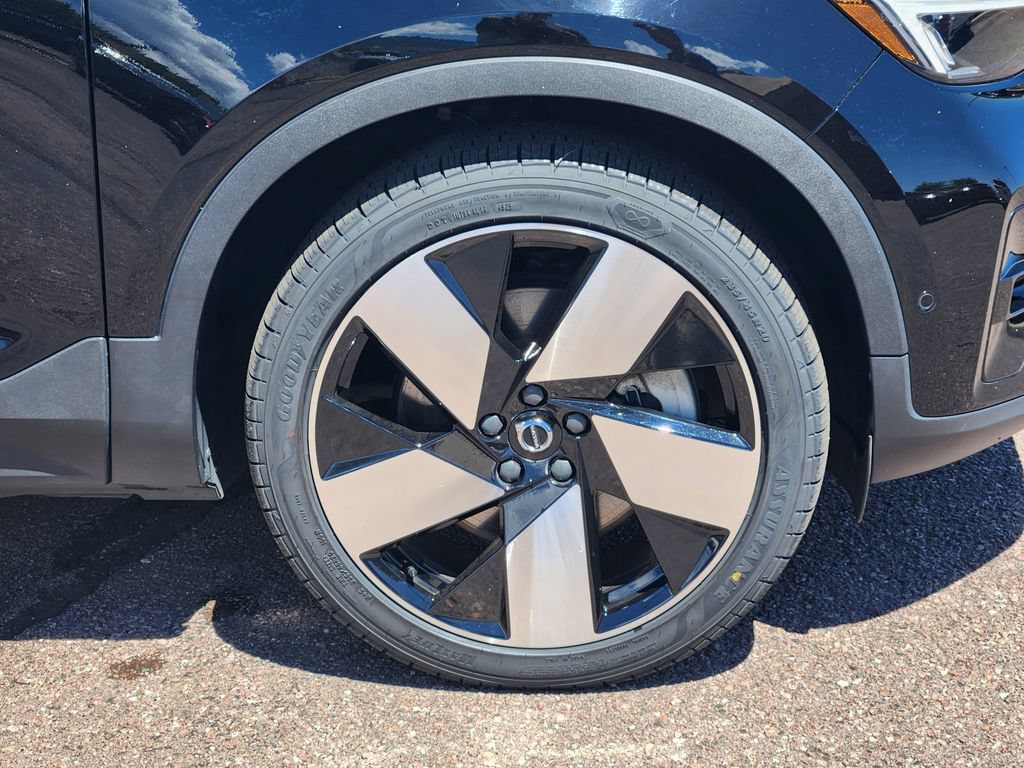 Used 2023 Volvo C40 P8 Recharge Ultimate w/ Protection Package Premier AWD/4WD image 30