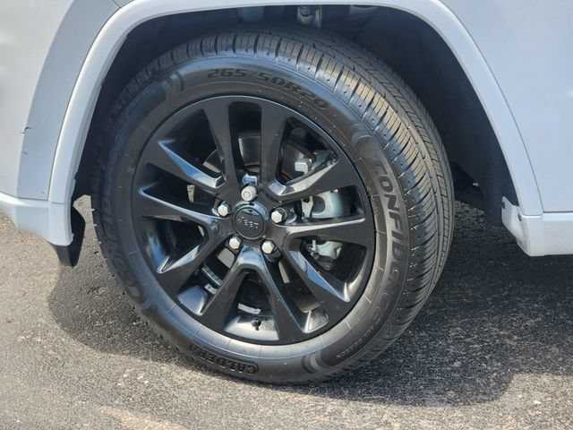 Used 2018 Jeep Grand Cherokee Altitude AWD/4WD image 6