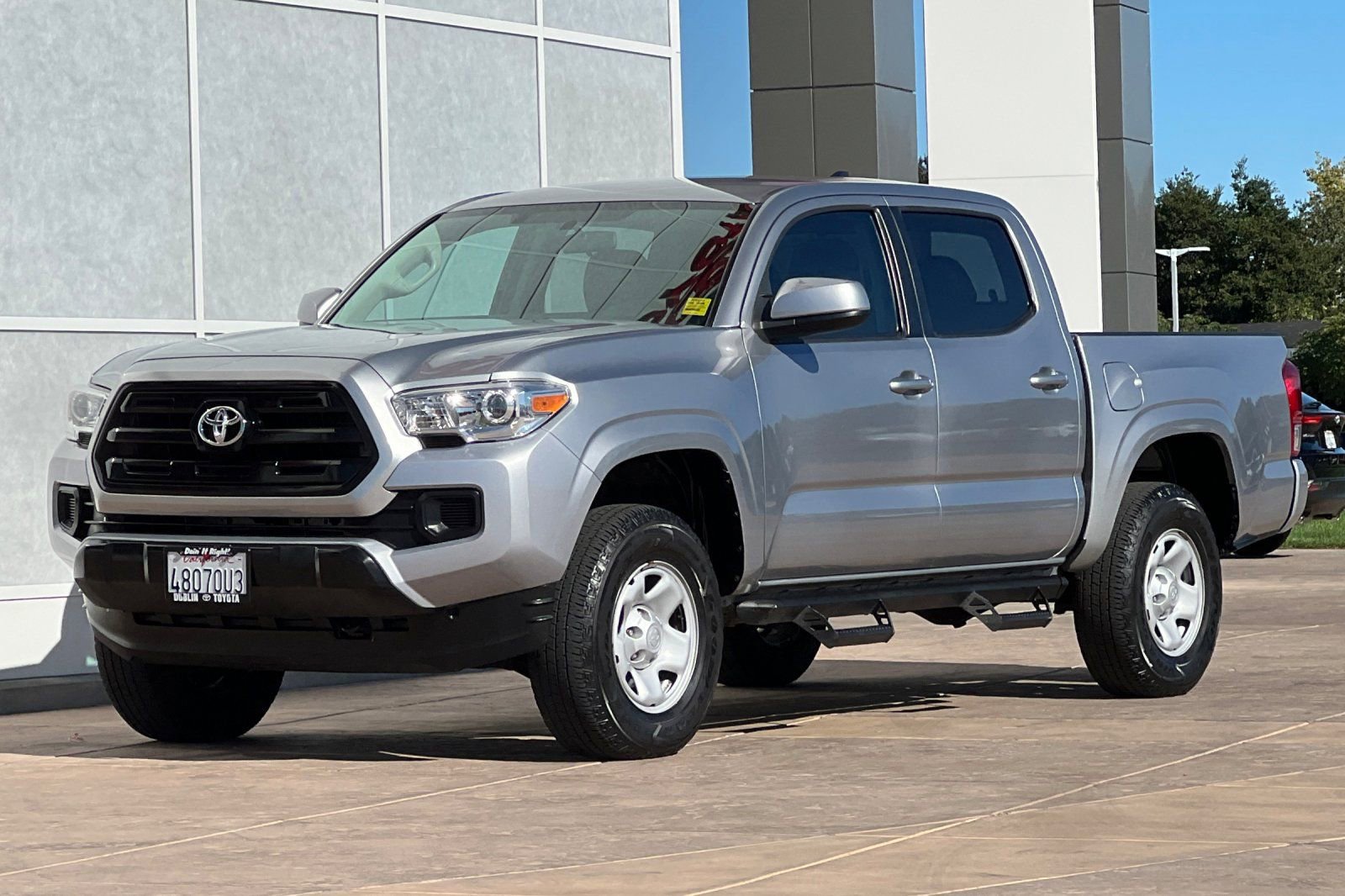 Certified 2017 Toyota Tacoma SR image 10