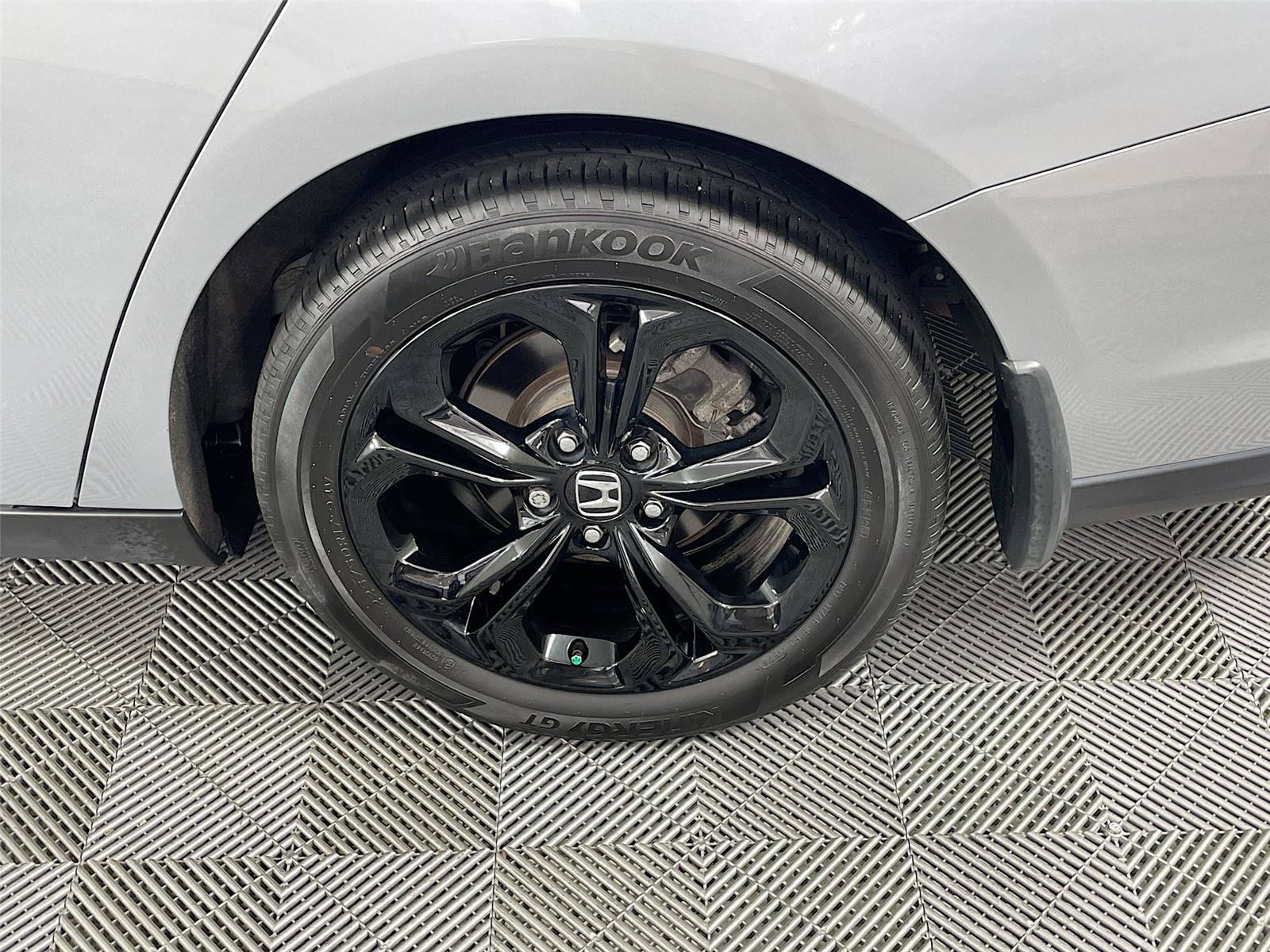 Certified 2025 Honda Accord SE image 32