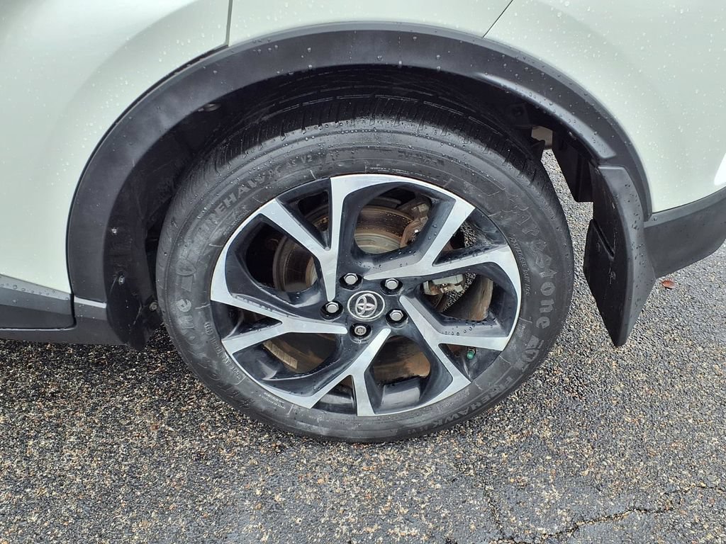 Used 2018 Toyota C-HR XLE FWD image 20
