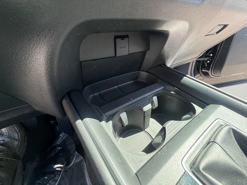 Used 2025 Toyota RAV4 XLE AWD/4WD image 19