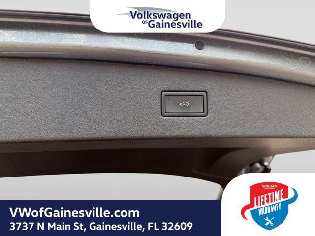 Used 2024 Volkswagen Tiguan SE AWD/4WD image 8