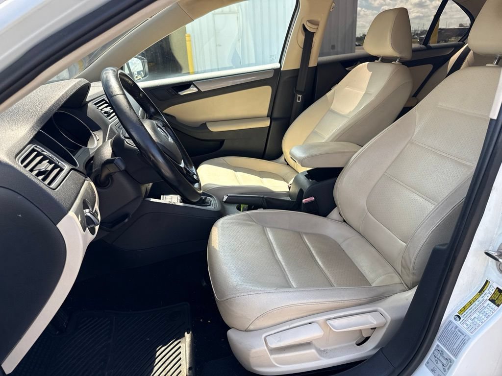 Used 2017 Volkswagen Jetta SE FWD image 12