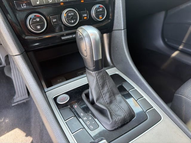 Used 2021 Volkswagen Passat 2.0T SE FWD image 20