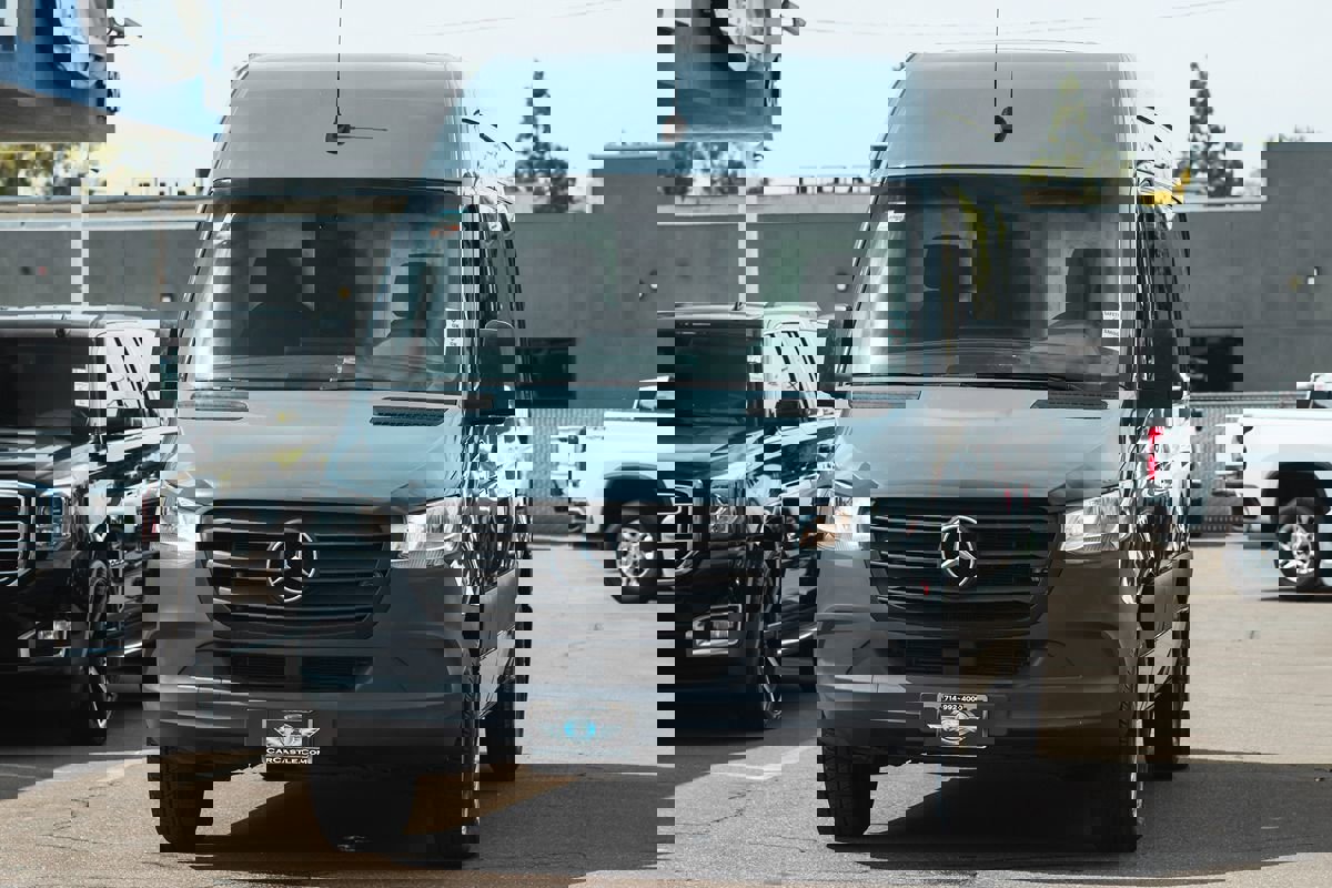 Used 2019 Mercedes-Benz Sprinter 144 image 3