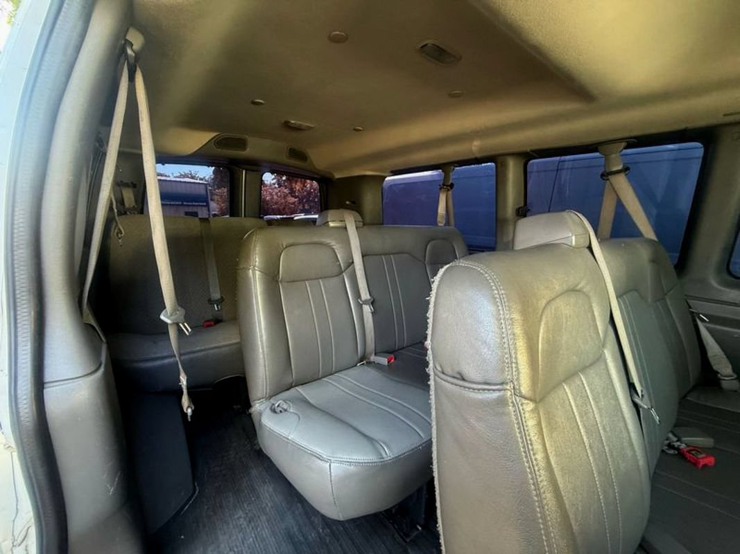 Used 2018 Chevrolet Express 2500 LS w/ Driver Convenience Package RWD image 18