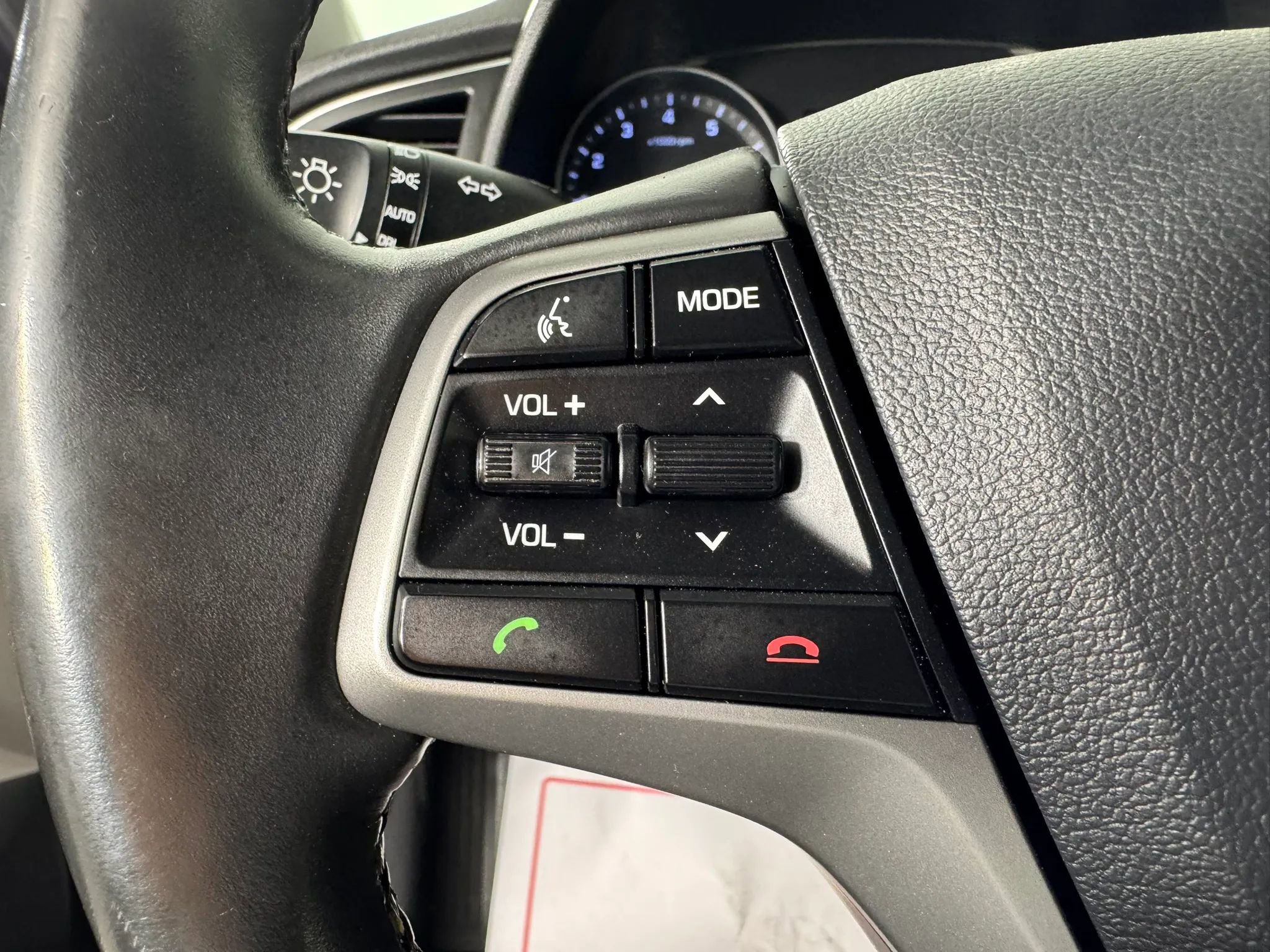 Used 2017 Hyundai Elantra Limited FWD image 15
