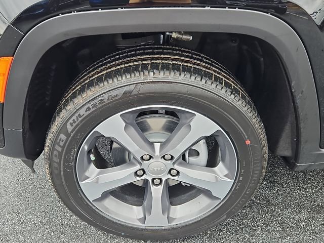 New 2026 Jeep Grand Cherokee Limited w/ Luxury Tech Group II AWD/4WD image 26