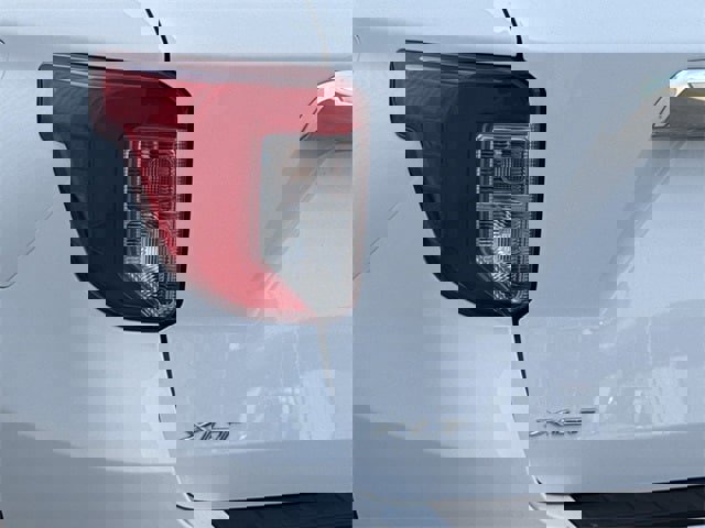 Used 2024 Ford Explorer XLT w/ Equipment Group 202A image 6