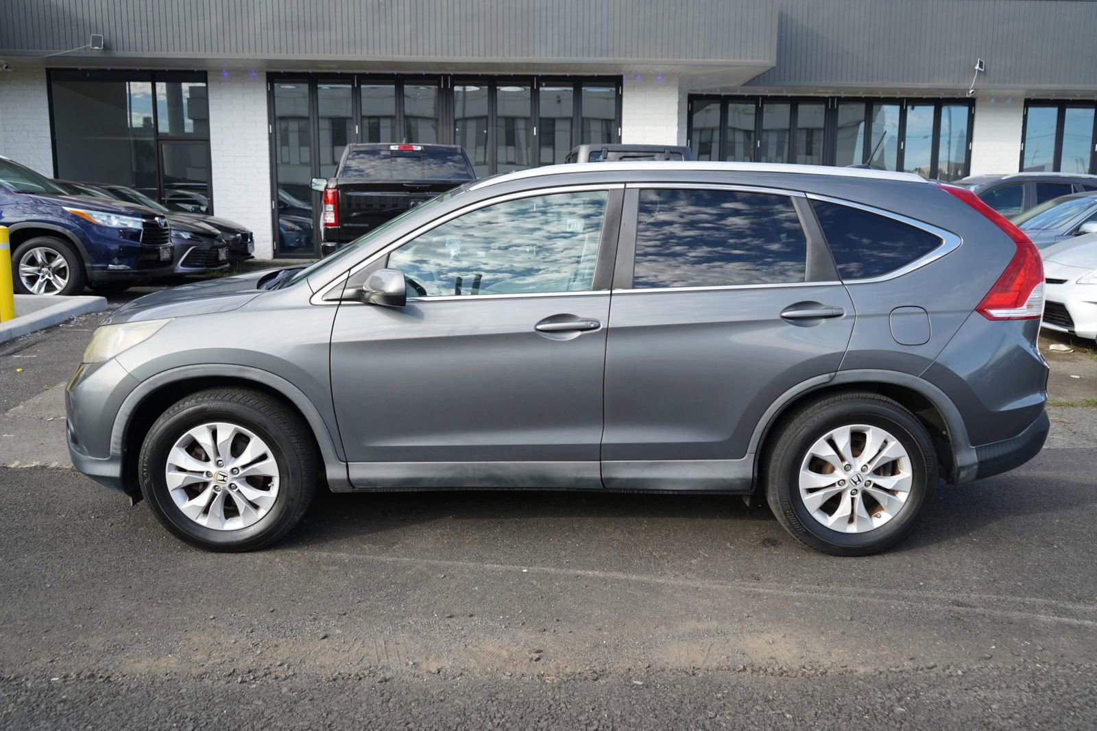 Used 2013 Honda CR-V EX-L image 2