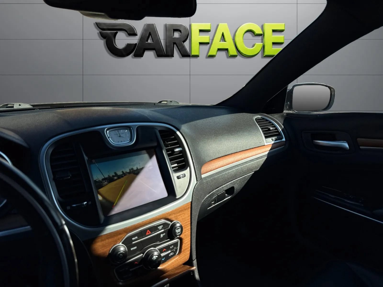 Used 2017 Chrysler 300 C Platinum AWD/4WD image 38