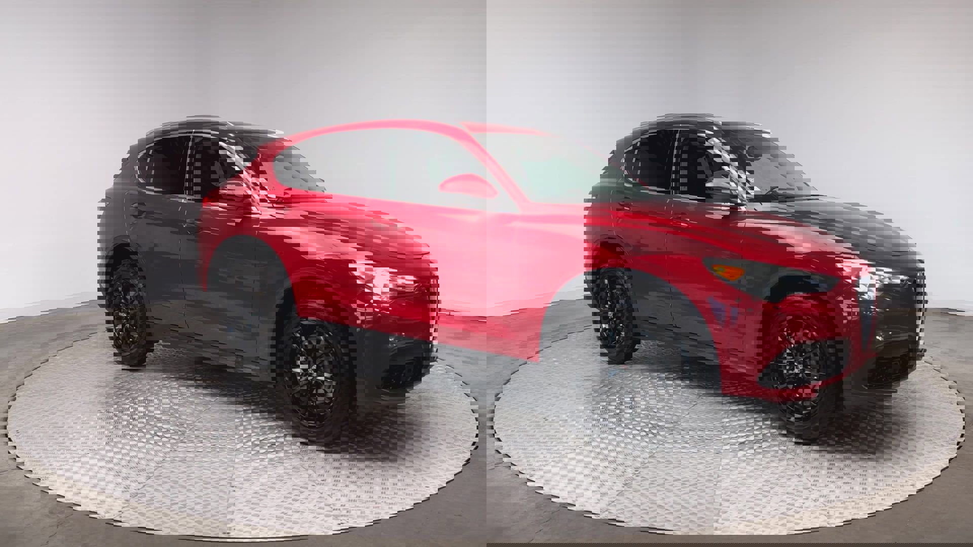 Used 2018 Alfa Romeo Stelvio Ti image 2