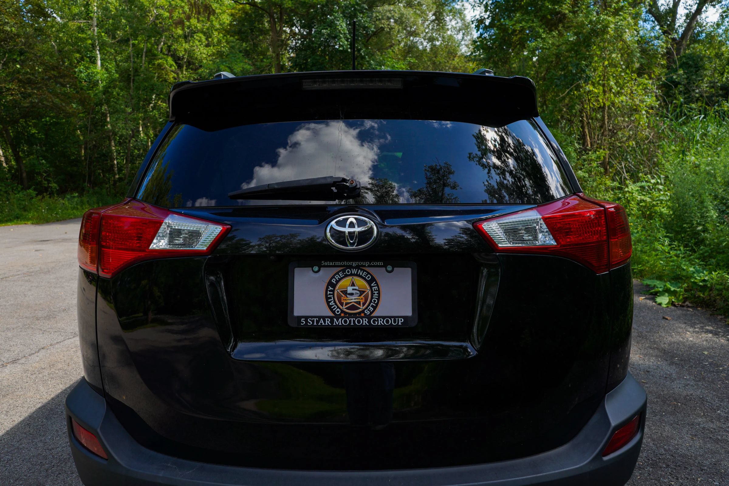 Used 2015 Toyota RAV4 Limited AWD/4WD image 9