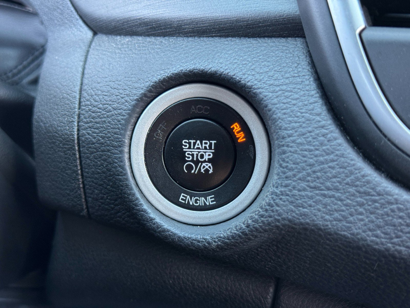 Used 2015 Chrysler 200 Limited w/ Convenience Group image 21